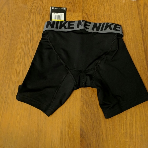 Sale! New! Nike Boys Compression Shorts - Picture 2 of 2